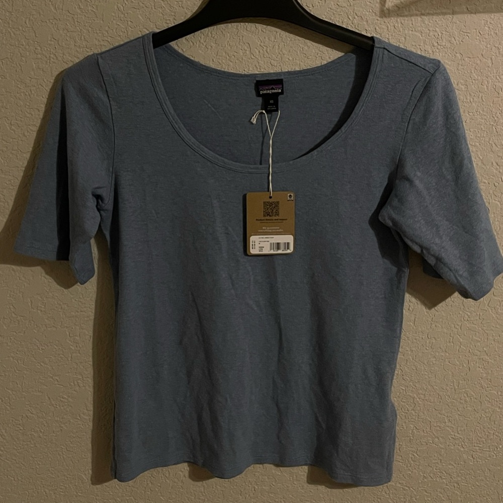 Patagonia women’s short sleeve tee shirt